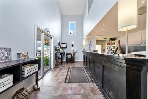 Auberge Shores Inn & Hotel, Reception