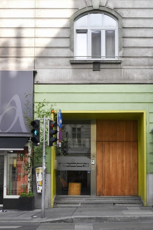 Hotel Mocca, Property entrance