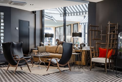 Hotel F6, Interior entrance