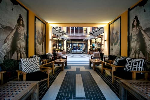 Hotel F6, Lobby