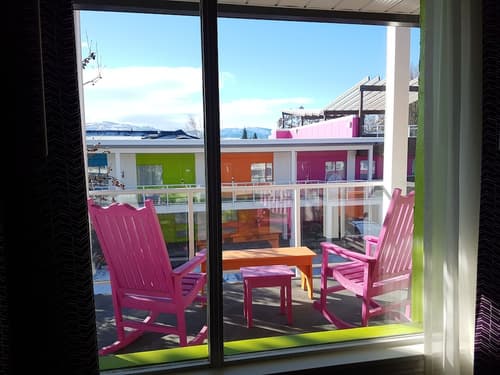 Hotel Zed Kelowna, Balcony