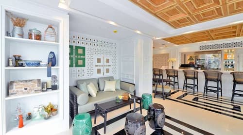 Riva Arun Bangkok, Lobby sitting area
