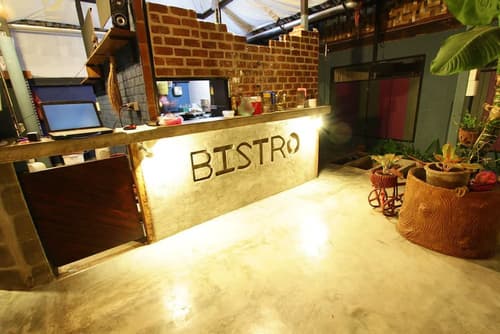 Above the Sea Guesthouse, Reception