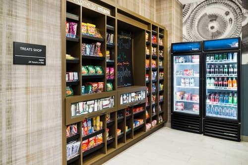 Hampton Inn & Suites Miami Wynwood Design District, Snack bar