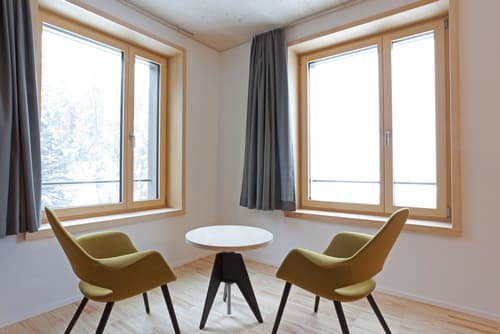 Youth Hostel St. Moritz, Lobby sitting area