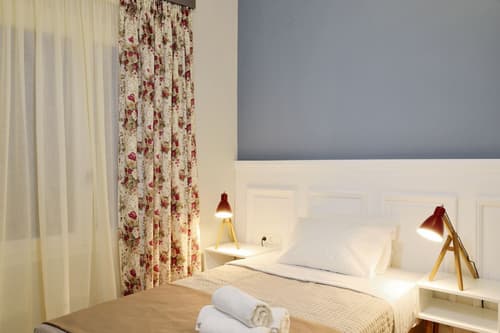 Elia Dorotheou, Room