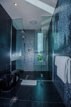 Grand Papua Hotel A Member of Radisson Individuals, Bathroom