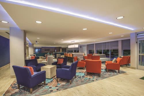 La Quinta Inn & Suites by Wyndham Kingman, Lobby