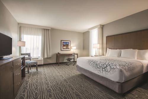 La Quinta Inn & Suites by Wyndham Kingman, Room