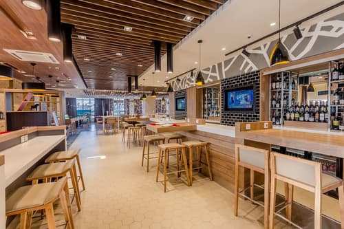 Holiday Inn Ulaanbaatar by IHG, Bar (on property)