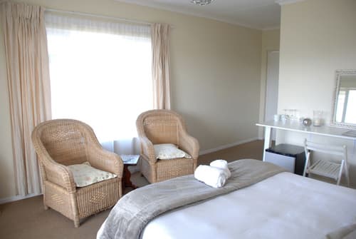 Mandalay Guest House, Room