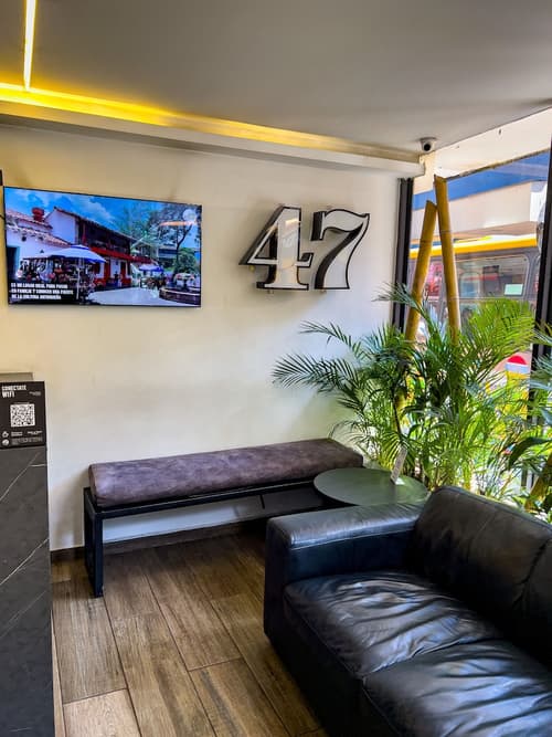Hotel 47 Medellin Street, Reception