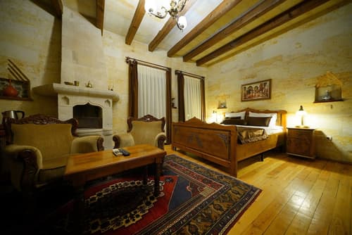 Harman Cave Hotel, Room