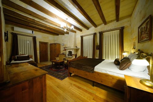 Harman Cave Hotel, Room