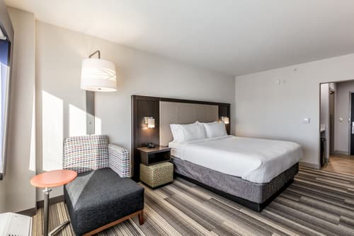 Holiday Inn Express & Suites Jersey City North - Hoboken by IHG, Room