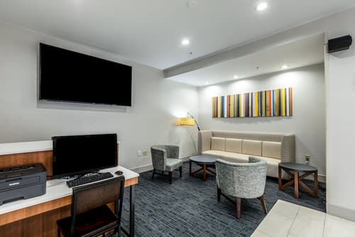 Holiday Inn Express & Suites Jersey City North - Hoboken by IHG, Lobby lounge