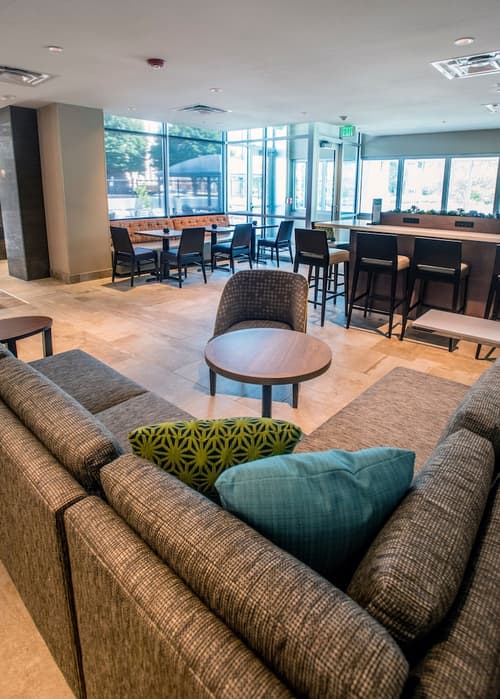 Staybridge Suites Denver Downtown by IHG, Lobby sitting area