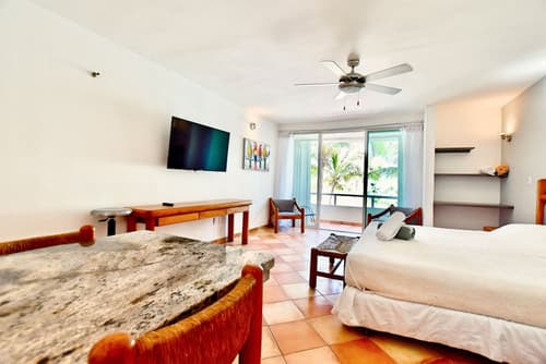 Solymar Condo by Casago, Room