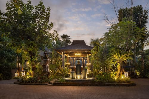 The Kayon Valley Resort Ubud, Interior entrance