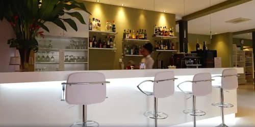 Magno Suites, Bar (on property)