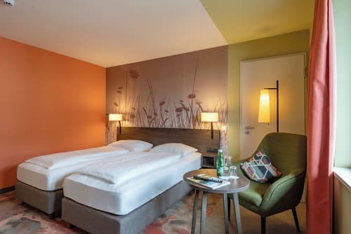 Hwest Hotel Hall, Room