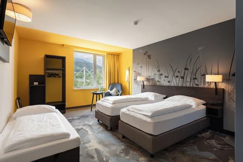 Hwest Hotel Hall, Room