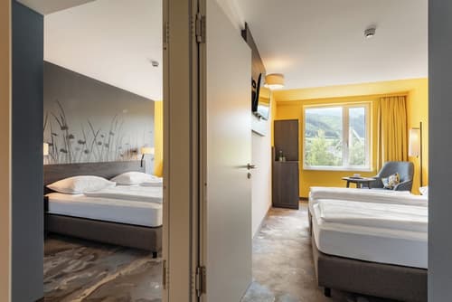 Hwest Hotel Hall, Room