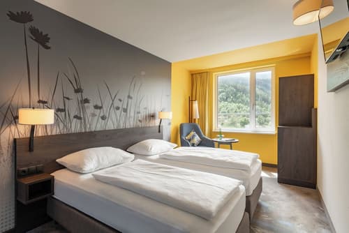 Hwest Hotel Hall, Room