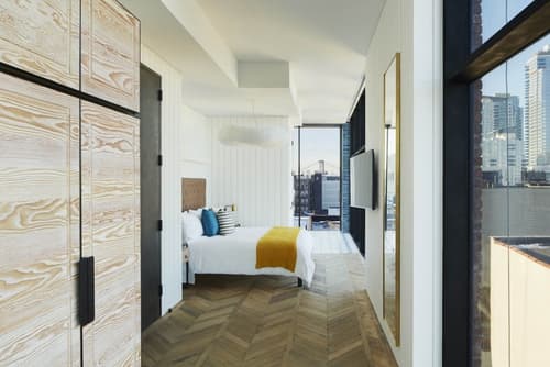 Arlo Williamsburg, Room