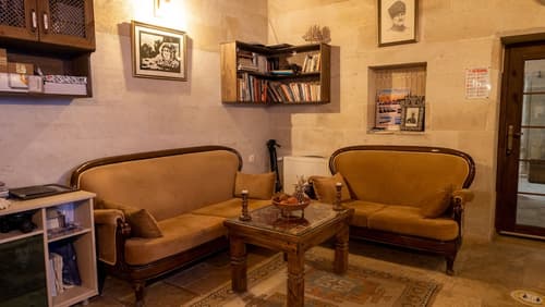 In Stone House, Reception