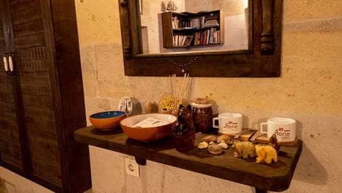 In Stone House, Reception