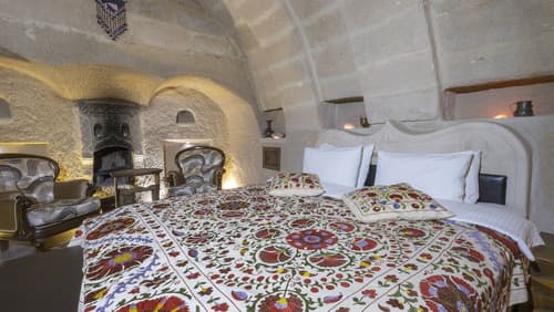 In Stone House, Room