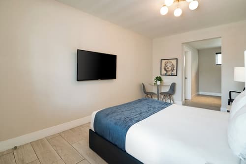 Waterside Hotel and Suites, Room