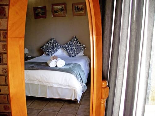 Autumn Breeze Manor, Room