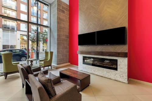 Best Western Plus Hotel Montreal, Lobby