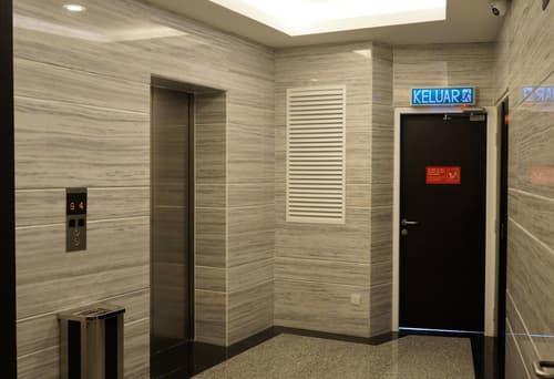 Pine Garden Hotel, Lobby