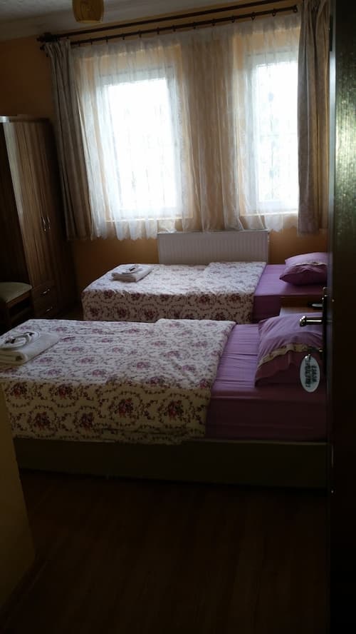 Emre's Stone House, Room