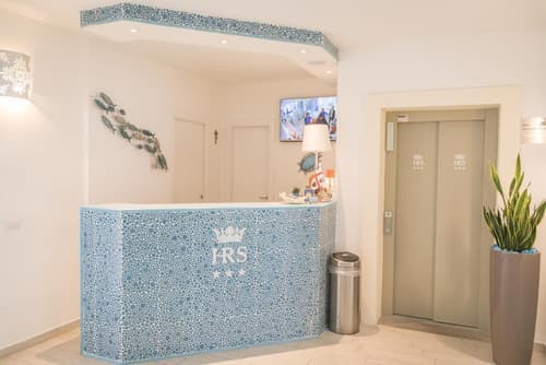 Regina Simius Hotel, Lobby