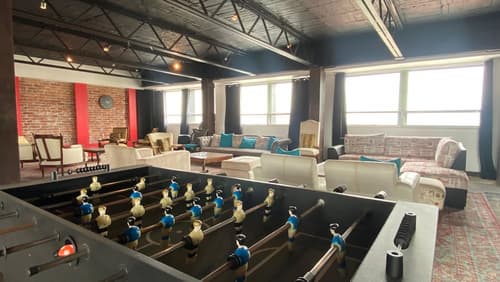 Hotel Black, Game room