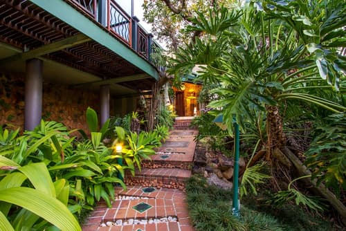 Jorn's Gastehaus, Reception