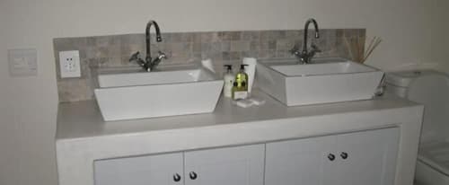 Maison d'Ail, Bathroom sink