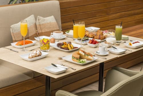 Emiliano Rio, Restaurant