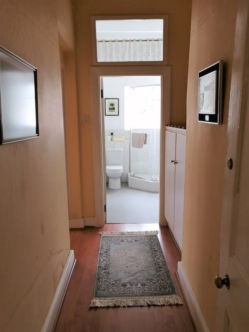 Squirrels Corner, Room