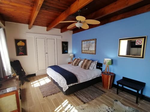 Squirrels Corner, Room