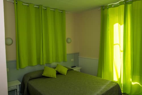 Hostal Emporda, Room