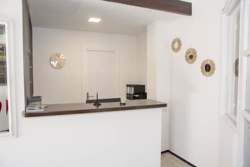 Hostal Emporda, Reception