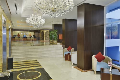 Gateway Hotel, Lobby