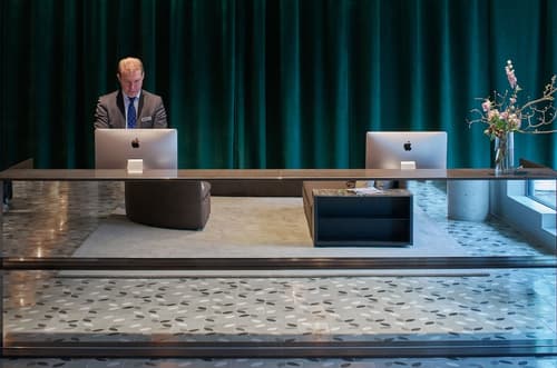 Zander K Hotel, Reception