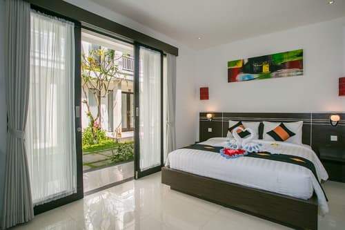 The Diana Suite Tuban, Room