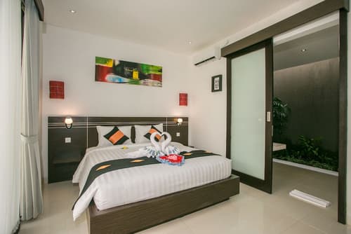 The Diana Suite Tuban, Room